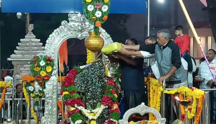 संपूर्ण भारतातील स्थानिक लोक आणि भाविकांमध्ये अत्यंत प्रसिद्ध आहे