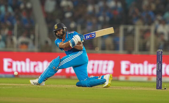 भारताकडून रोहित शर्माने 86 धावांची खेळी केली. त्याशिवाय श्रेयस अय्यर यानेही संयमी अर्धशतक ठोकले.