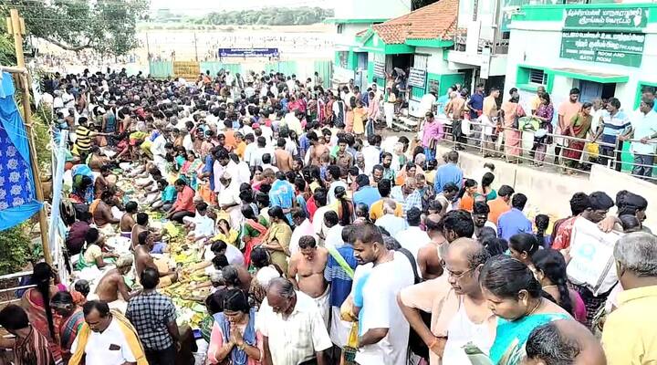 Thousands of devotees flocked Rameswaram for performing rituals 'Pitry Karma Puja' for the peace of their deceased ancestors (Credit: ABP Nadu)