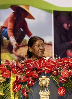 IN Pics: ममता बनर्जी ने कोलकाता में दुर्गा पूजा बोनस की घोषणा की, तस्वीरों में देखिए इस हफ्ते का भारत