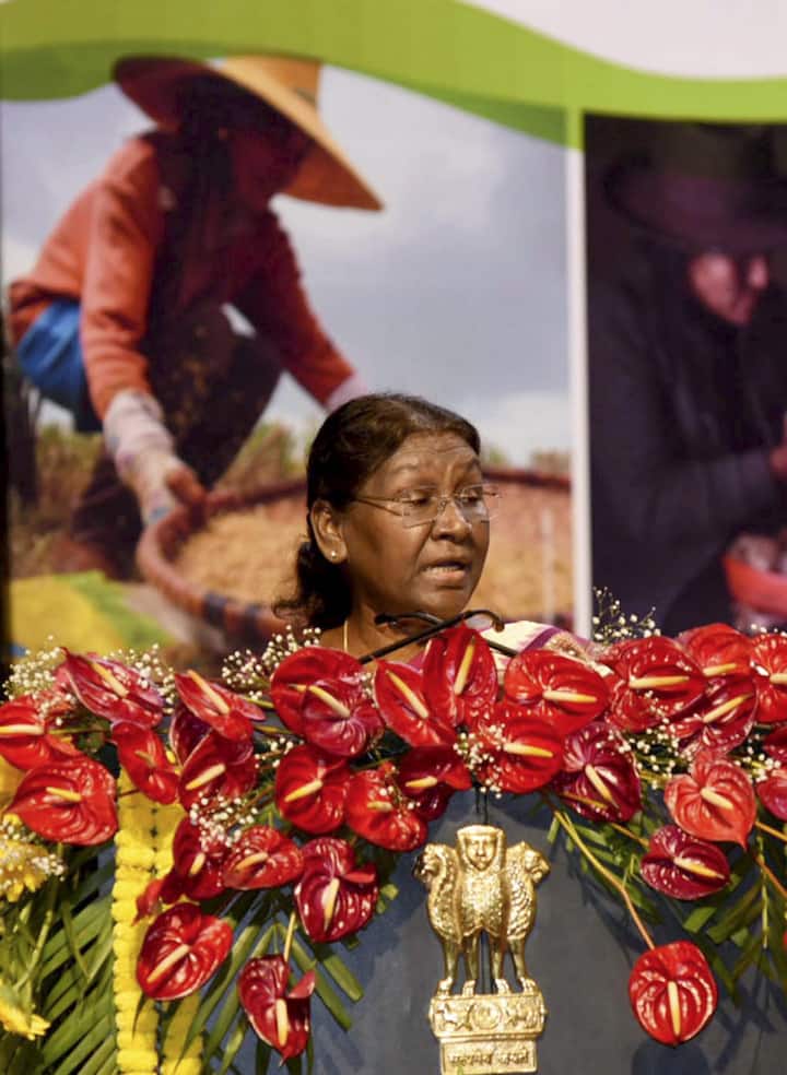 राष्ट्रपति द्रौपदी मुर्मू ने सोमवार (9 अक्टूबर) को अंतर्राष्ट्रीय अनुसंधान सम्मेलन का उद्घाटन किया. इस चार दिवसीय सम्मेलन की मेजबानी भारतीय कृषि अनुसंधान परिषद द्वारा की गई.