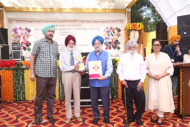 Union Minister Hardeep Puri arrived in Chandigarh, visited Sri Guru Gobind Singh College Heritage Festival: ਕੇਂਦਰੀ ਮੰਤਰੀ ਹਰਦੀਪ ਪੁਰੀ ਪਹੁੰਚੇ ਚੰਡੀਗੜ੍ਹ,  ਸ੍ਰੀ ਗੁਰੂ ਗੋਬਿੰਦ ਸਿੰਘ ਕਾਲਜ ਦੇ ਫੈਸਟੀਵਲ ਦਾ ਕੀਤਾ ਦੌਰਾ