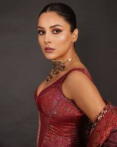 Shehnaaz Photos: ઇન્ડો-વેસ્ટર્ન આઉટફિટમાં પંજાબી કુડી શહેનાઝ ગીલે બતાવ્યો ગ્લેમરસ અવતાર, હૉટનેસ જોઇ ફેન્સ ઘાયલ