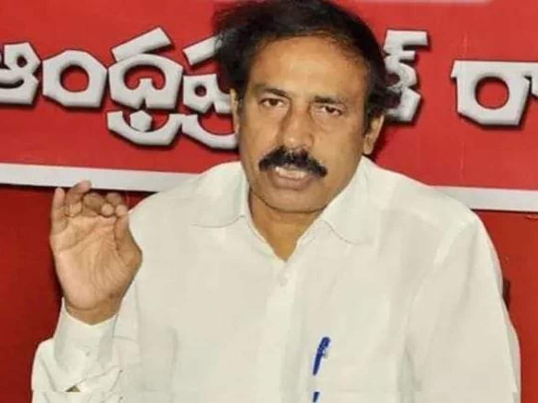 CPI state secretary Ramakrishna on Chandrababu's health CPI Ramakrishna: చంద్రబాబు ఆరోగ్యం బాగోలేదంటే ఎగతాళిగా మాట్లాడుతారా?: సీపీఐ నేత రామకృష్ణ ఫైర్