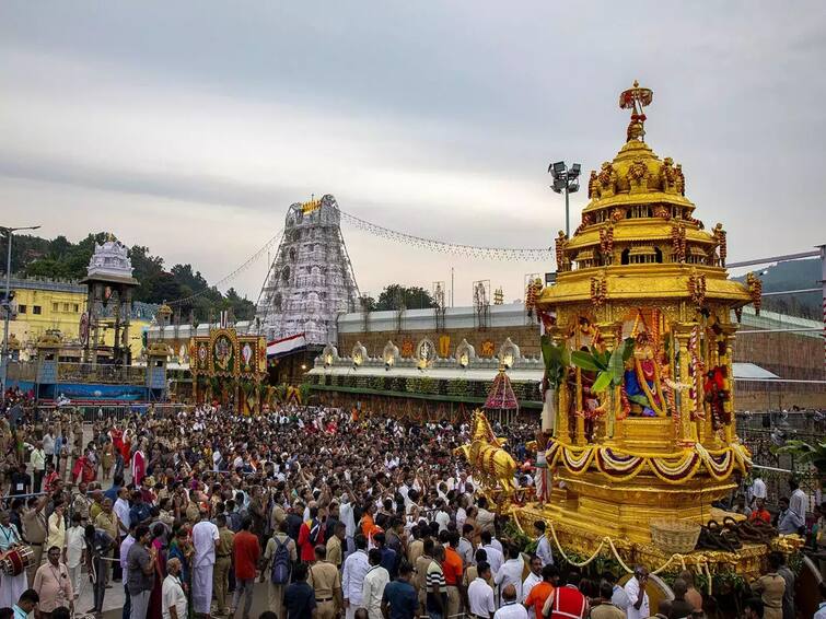 Navratri Brahmotsavam starting tomorrow Devasthanam imposed restriction in Tirupati Tirumala Temple: நாளை தொடங்கும் நவராத்திரி பிரமோற்சவம்: திருப்பதியில் கட்டுப்பாடுகள் விதித்த தேவஸ்தானம்!