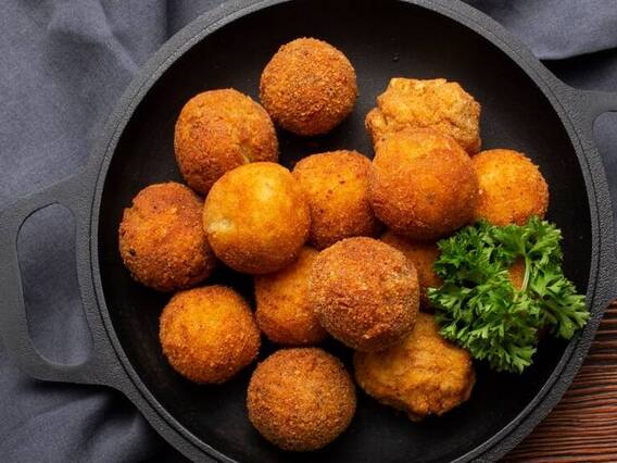 Chana Dal Vada Recipe: नवरात्र में शाम के स्नैक्स में बनाए चना दाल से बना वड़ा, टेस्ट में है लाजवाब Chana Dal Vada Recipe: नवरात्र में शाम के स्नैक्स में बनाए चना दाल से बना वड़ा, टेस्ट में है लाजवाब
