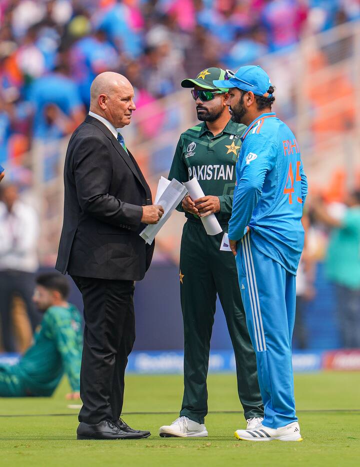 विश्वचषकात भारत विरुद्ध पाकिस्तान हायव्होल्टेज ड्रामा पाहायला मिळत आहे. (Image Source : PTI)