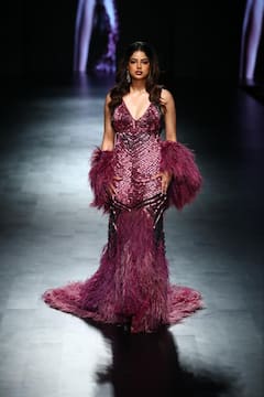 Harnaaz Sandhu And Safa Siddiqui Grace The Ramp At Lakme Fashion Week