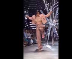 Saba Azadથી લઇને ઐશ્વર્યા રાય સુધી, જ્યારે ખરાબ રેમ્પ વૉક કરવા પર ટ્રૉલ્સના નિશાને આવી ચઢી આ બૉલીવુ હીરોઇનો..