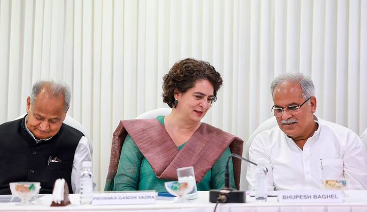 कांग्रेस कार्य समिति (सीडब्ल्य़ूसी) की बैठक सोमवार (9 अक्टूबर) को दिल्ली में गई, जिसमें विधानसभा चुनाव समेत कई मुद्दों पर बात की गई.