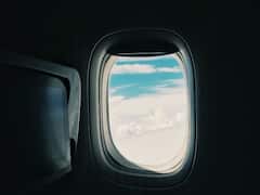 हवाई जहाज की खिड़कियां गोल क्यों होती है? जानें कारण