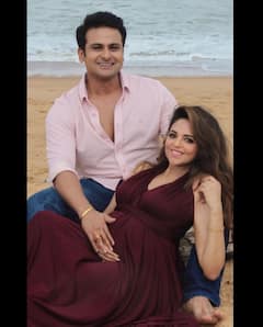 TKSS Fame Sugandha Mishra Announces FIRST Pregnancy With Husband Sanket Bhosale