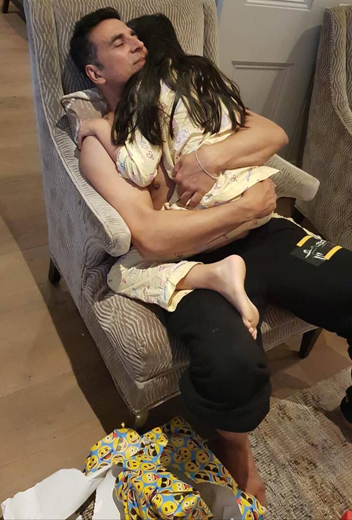 अरिन और रयान – बॉलीवुड की धक-धक गर्ल यानि माधुरी दीक्षित के दोनों बेटे मुंबई के ओबरॉय इंटरनेशनल स्कूल से पढ़ाई की है. मीडिया रिपोर्ट्स के अनुसार इस स्कूल की सालाना फ़ीस 5,70,000 रुपए हैं. साथ ही इसकी एडमिशन की फीस करीब 1 लाख 20 हजार रुपए हैं.