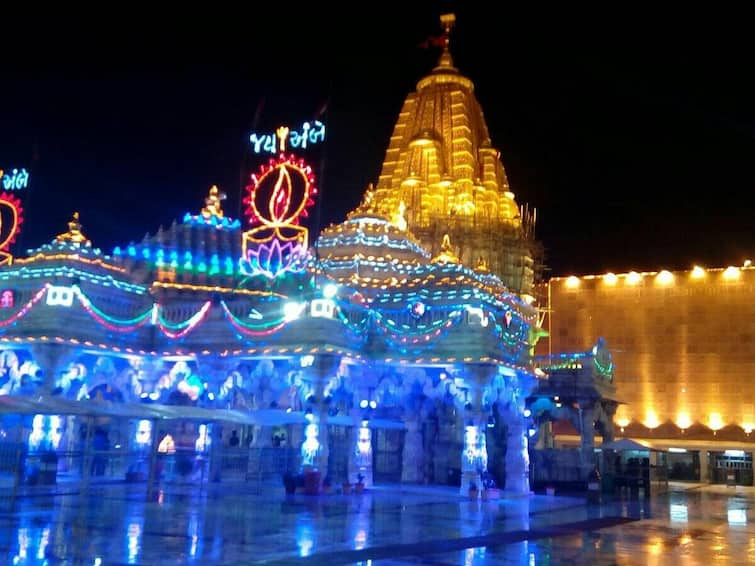 Ambaji temple management  decision regarding Navratri, know where new rules have been made for playing Garba and entry નવરાત્રિને લઇને અંબાજી મંદિર મેનેજમેન્ટનો નિર્ણય, જાણો ગરબે રમવા અને પ્રવેશ માટે ક્યાં નવા નિયમો ઘડાયા