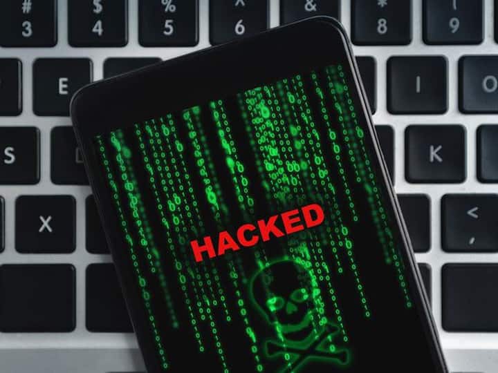 IT Employees Hacked Hyderabad Police Officer Phone DCP Phone Hack: డీసీపీ ఫోను హ్యాక్ చేసిన ఐటీ ఉద్యోగులు, పర్సనల్ వీడియోలు లీక్ చేసి వార్నింగ్?