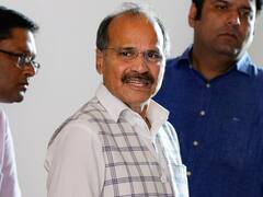 बिना हेलमेट बाइक चलाकर तोड़ा नियम, सवाल पूछे जाने पर अधीर रंजन चौधरी ने कह दी ये बात