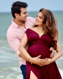 मां बनने वाली हैं 'सुरसुरी भाभी' उर्फ Sugandha Mishra, पति संग फ्लॉन्ट किया बेबी बंप, तस्वीरें शेयर कर लिखा- 'हम इंतजार नहीं कर सकते'