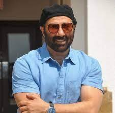 ਉਸ ਸਮੇਂ ਮੇਰੇ ਪਿਤਾ ਨੇ ਮੇਰੇ ਮੂੰਹ ਵਿੱਚੋਂ ਸ਼ਰਾਬ ਦੀ ਬਦਬੂ ਨੂੰ ਪਛਾਣ ਲਿਆ ਸੀ। 