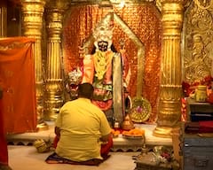 Ahmedabad: નગરદેવી ભદ્રકાળીના દર્શન માટે ઉમટ્યું માનવ મહેરામણ, સિંહાસન પર બિરાજી માતાએ આપ્યા દર્શન