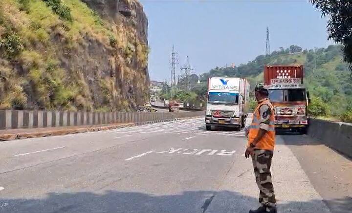 Gantry बसविताना सदर कालावधीत पुणे वाहिनीवरील सर्व प्रकारची वाहतूक खालापूर टोल नाका येथे तसेच शोल्डर लेन वर पूर्णपणे थांबविण्यात येणार आहे.