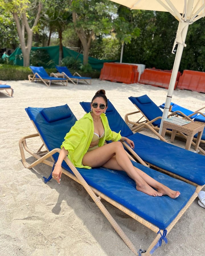 Rakul Preet Singh PHOTO: રકુલ પ્રીત સિંહ તેના ફેન્સ સાથે જોડાયેલા રહેવા માટે સોશિયલ મીડિયા પર ખૂબ જ એક્ટિવ રહે છે.