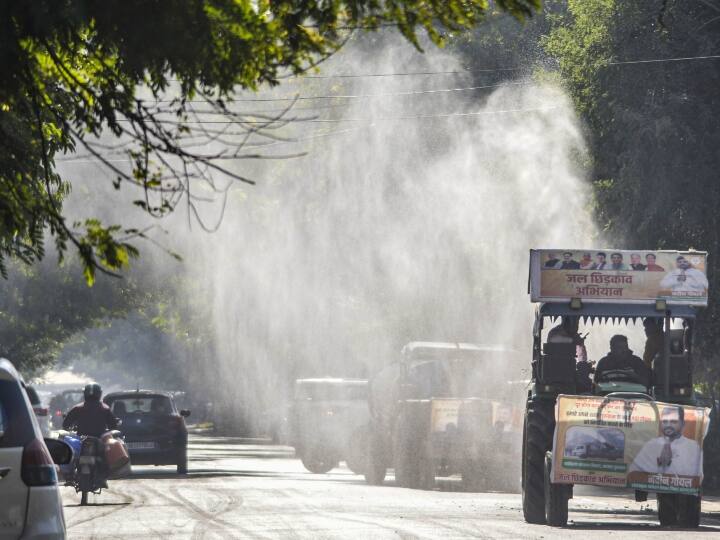 Delhi Pollution News Air pollution situation is dangerous in delhi today  Average AQi 245 Delhi Pollution News: दिल्ली में वायू प्रदूषण ने बिगाड़ा मौसम का मिजाज, AQI 245, इन इलाकों में हालात खतरनाक 