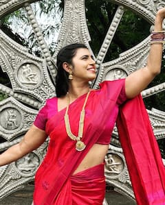 Gruhalakshmi Kasthuri Shankar Photos: ఎర్రచీరలో వెలిగిపోతున్న గృహలక్ష్మి