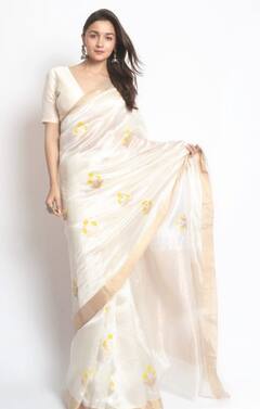 Navratri 2023: नवरात्रि के दूसरे दिन सफेद पहनने का है प्लान, तो ट्राई कर सकते हैं Bollywood Divas का यह Trendy लुक