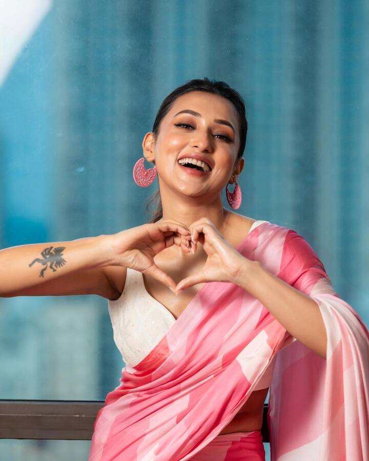 ফ্যাশন থেকে খাওয়া-দাওয়া.. এবার পুজোয় মিমির আনন্দ করার তালিকায় থাকছে কী কী? এবিপি লাইভকে মিমি বলছেন, 'পৃথিবীর কোনও শক্তিই আমায় ষষ্ঠীর পরে কাজ করাতে পারত না।'