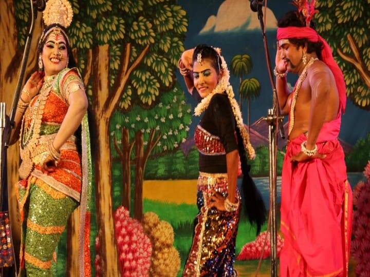 Madurai: கல்லூரியில் நடந்த 'வள்ளி திருமண நாடகம்'.. கிராமிய இசையை ரசித்து கை தட்டிய மாணவர்கள்!