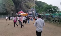 Ekvira Devi Karla : आई एकविरा देवीच्या कार्ला गडावर नवरात्र उत्सवास सुरुवात, पहिल्याच दिवशी भाविकांची गर्दी