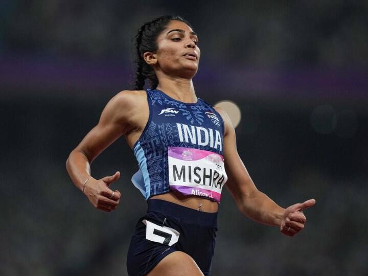 Asian Games 2023 Fruit and Vegetables seller daughter Aishwarya Mishra won silver medal and recived grand welcome Mumbai ANN Asian Games 2023: सब्जी बेजने वाले की बेटी के लिए हुआ भव्य सम्मान समारोह, एशियन गेम्स में जीता था सिल्वर मेडल