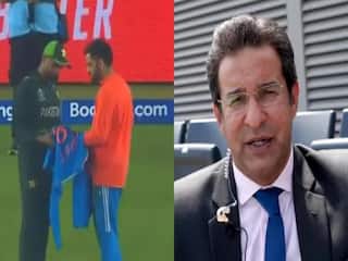 IND vs PAK: இதுவா நேரம்...கோலியிடம் ஜெர்ஸியை பரிசாக பெற்ற பாபர் அசாம்... வறுத்தெடுத்த வாசிம் அக்ரம்!