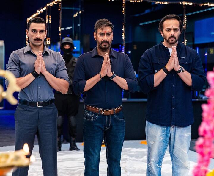 'సింగం ఎగైన్' సినిమాలో అజయ్ దేవగణ్, దీపికా పదుకోన్ భర్త రణవీర్ సింగ్ హీరోలు. సినిమా ప్రారంభోత్సవంలో దర్శకుడితో వాళ్ళిద్దరూ! (Image Courtesy : itsrohitshetty / instagram)