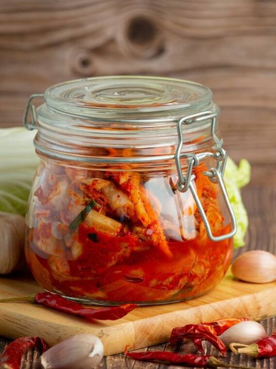 अचार खाने के हैं शौकीन तो जान लें इसके नुकसान