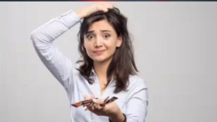 বয়স, জিনগত সমস্যা, ভুলভাল খাওয়াদাওয়া এবং চুলের ঠিকমতো পরিচর্যা না হলে, এই ধরনের পরিণতি হতে পারে। তাই সময়মতো নিয়মিত কেশ-পরিচর্যা শুরু করা দরকার।