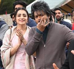 Leo Movie Stills : 'లియో' సెట్స్‌లో క్యూట్ కపుల్ విజయ్, త్రిష - కొత్త ఫోటోలు చూశారా?