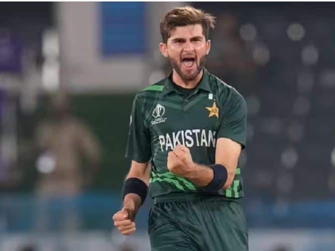 Shaheen Afridi's Salary: ਪਾਕਿਸਤਾਨ ਕ੍ਰਿਕਟ ਬੋਰਡ ਨੇ ਸ਼ਾਹੀਨ ਅਫਰੀਦੀ ਨੂੰ ਆਪਣੀ ਕੰਟਰੈਕਟ ਸੂਚੀ ਵਿੱਚ ਸ਼੍ਰੇਣੀ-ਏ ਵਿੱਚ ਰੱਖਿਆ ਹੈ। ਇਸ ਸ਼੍ਰੇਣੀ ਵਿੱਚ ਉਸ ਦੇ ਨਾਲ ਬਾਬਰ ਆਜ਼ਮ ਅਤੇ ਮੁਹੰਮਦ ਰਿਜ਼ਵਾਨ ਸ਼ਾਮਲ ਹਨ।