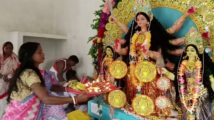 মহালয়ার দিন ঘট প্রতিষ্ঠা,সেদিনই পুজো।সেদিনই ঘট বিসর্জন।