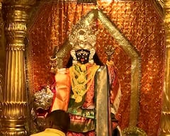 Ahmedabad: નગરદેવી ભદ્રકાળીના દર્શન માટે ઉમટ્યું માનવ મહેરામણ, સિંહાસન પર બિરાજી માતાએ આપ્યા દર્શન