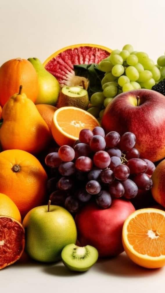 'या' फळांवर कधीही पिऊ नका पाणी; उद्भवतील आरोग्य समस्या