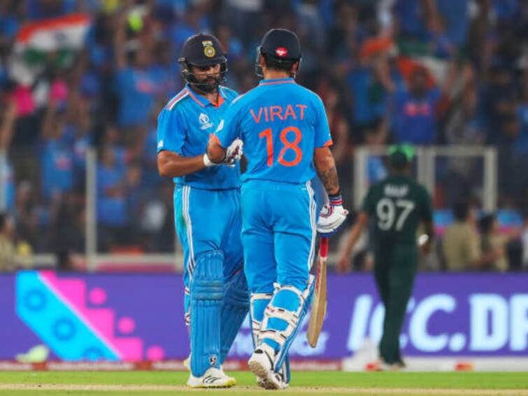 Rohit Sharma is Ahead of Virat Kohli in Records of World Cup Rohit Vs Virat: ప్రపంచకప్‌లో కింగ్ హిట్ మ్యానే - రికార్డుల్లో కోహ్లీ కంటే చాలా ముందున్న రోహిత్!