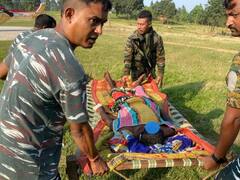घायल माओवादी के लिए देवदूत बने सुरक्षाकर्मी, कंधे पर लेकर 5 KM तक चले जवान, छोड़कर भाग गए थे साथी