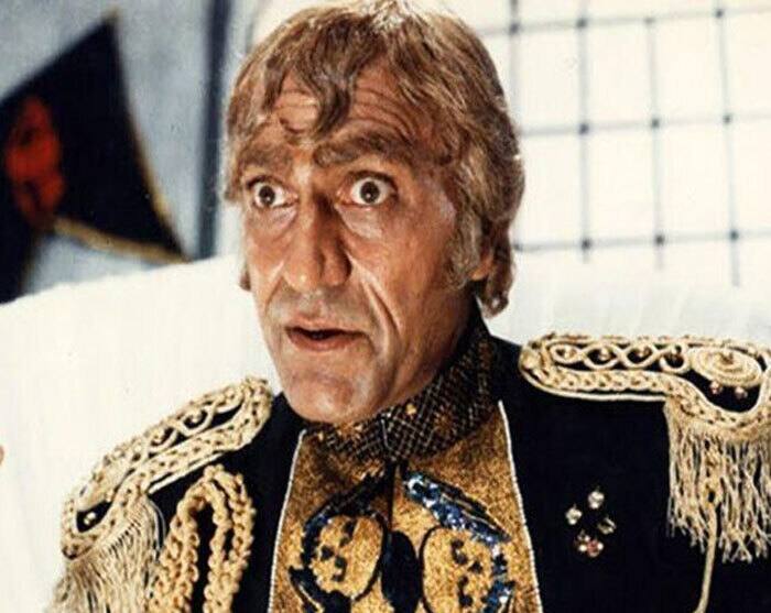 वहीं अमरीश पुरी भले ही अब इस दुनिया में नहीं है, लेकिन वह बॉलीवुड के एकलौते ऐसे विलेन थे, जिन्हें दुनिया भर ने प्यार दिया. वहीं अनिल कपूर की फिल्म 'मिस्टर इंडिया' में उन्होंने 'मोगैंबो' का रोल अदा किया था. इस किरदार ने उन्हें रातोंरात स्टार बना दिया था. फैंस को आज भी उनका फेमस डायलॉग 'मोगैंबो खुश हुआ' याद है...