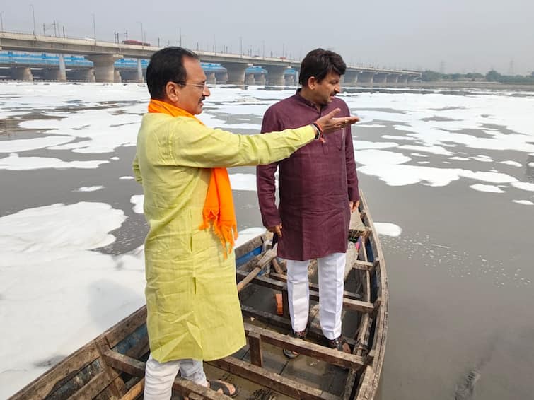 Cows Also Drink Water From Here BJP Leader Manoj Tiwari On Why Delhiites Have 'Low Life Expectancy' As Yamuna Froths 'Cows Also Drink Water From Here': BJP Leader On Why Delhiites Have 'Low Life Expectancy' As Yamuna Froths