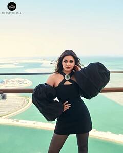 Parineeti Chopra: राघव चड्ढा यांची नववधू उतरली रॅम्पवर; पाहा फोटो!