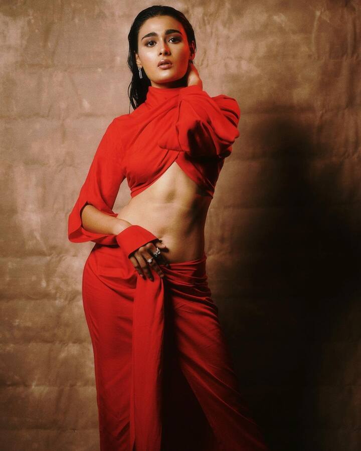 ఇందులో ఆమె చాలా చిక్కిపోయి కనిపిస్తున్నారు.