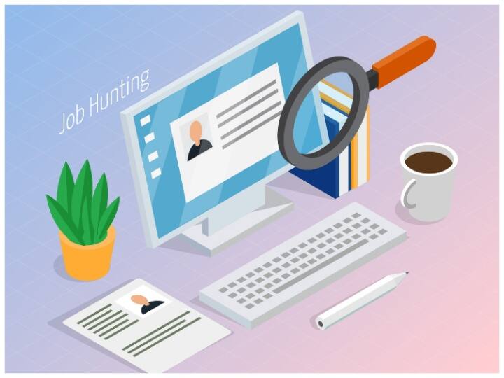 इन पद पर सेलेक्शन कई चरण की परीक्षा पास करने के बाद होगा. सबसे पहले लिखित परीक्षा आयोजित होगी. इसके बाद एप्लीकेशन वैरीफिकेशन, वॉयस टेस्ट, साइकोलॉजिकल टेस्ट, मेडिकल टेस्ट, बैकग्राउंड वैरीफिकेशन आदि कई चरण पार करने होंगे.