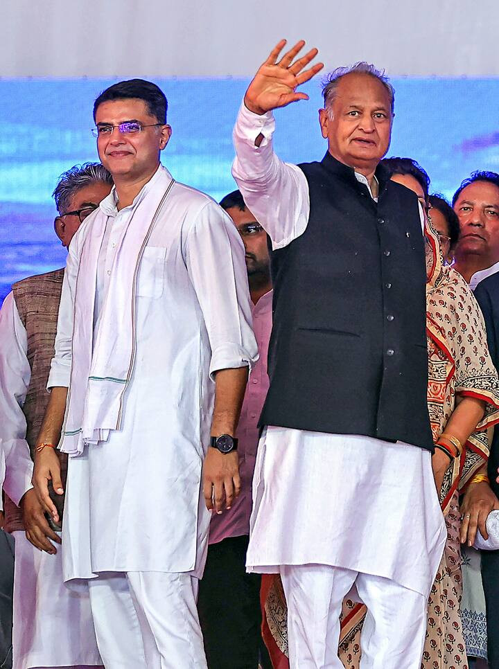 राजस्थान विधानसभा चुनाव को लेकर कांग्रेस ने सत्ता वापसी के लिए अपनी पूरी ताकत झोंक दी है. प्रचार के लिए स्थानीय से लेकर राष्ट्रीय स्तर के नेताओं के दौरे हो रहे हैं.