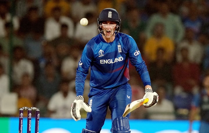 ইংল্য়ান্ডের হয়ে একমাত্র হ্যারি ব্রুকই (Harry Brook) লড়াই করেন। তিনি ৬৬ রানের ইনিংস খেলেন।